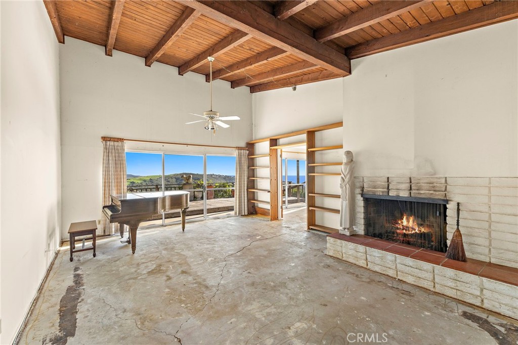 2555 Temple Hills Drive