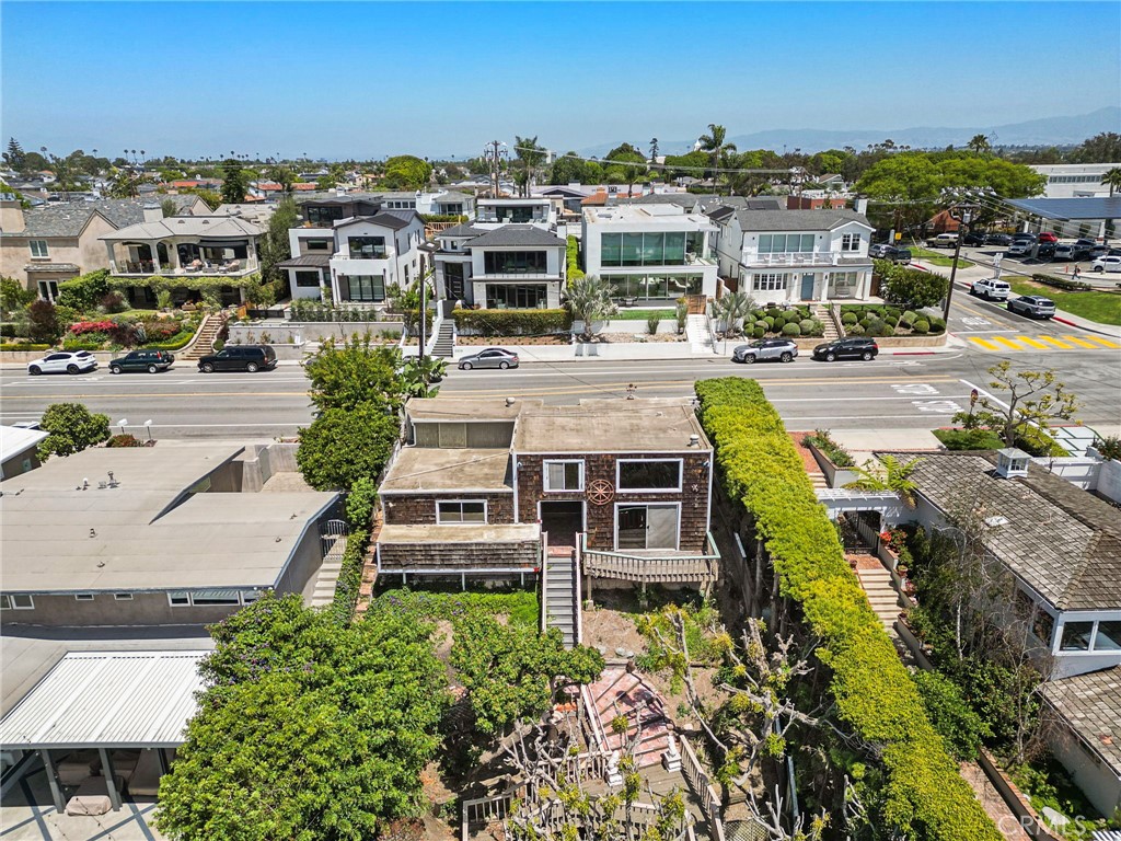 2209 Cliff Drive