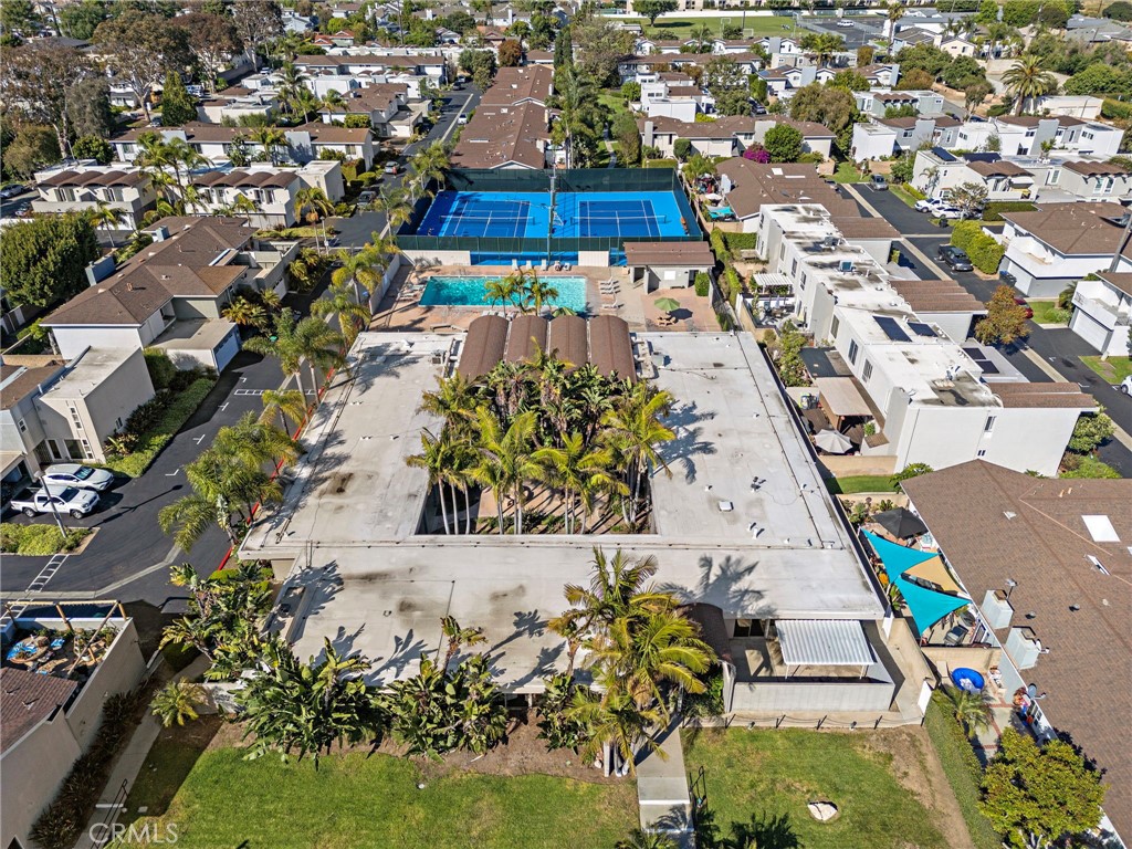 2435 Marseilles Way