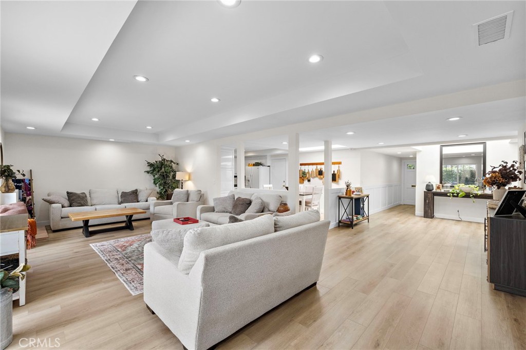 2435 Marseilles Way