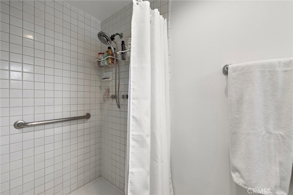 2435 Marseilles Way