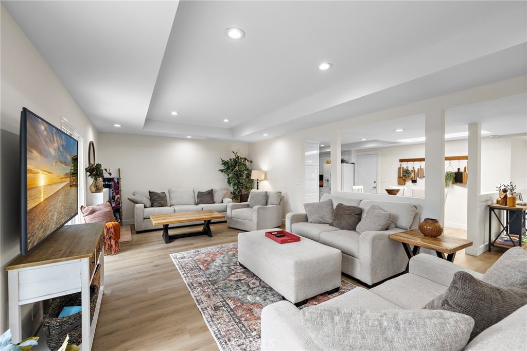 2435 Marseilles Way