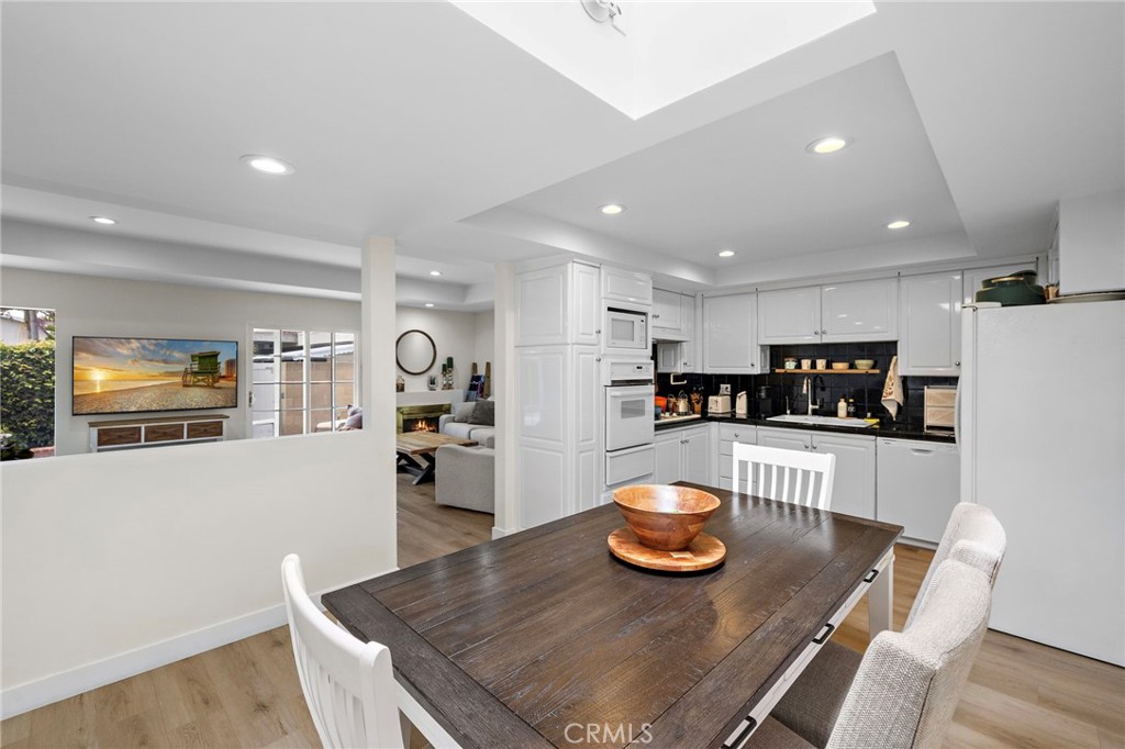 2435 Marseilles Way