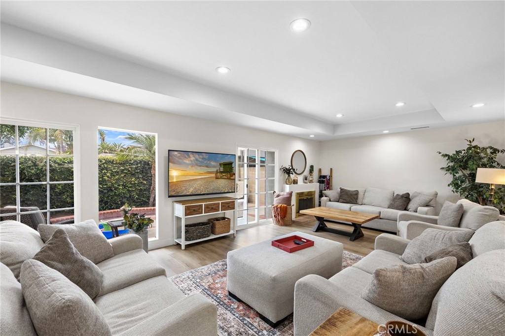 2435 Marseilles Way