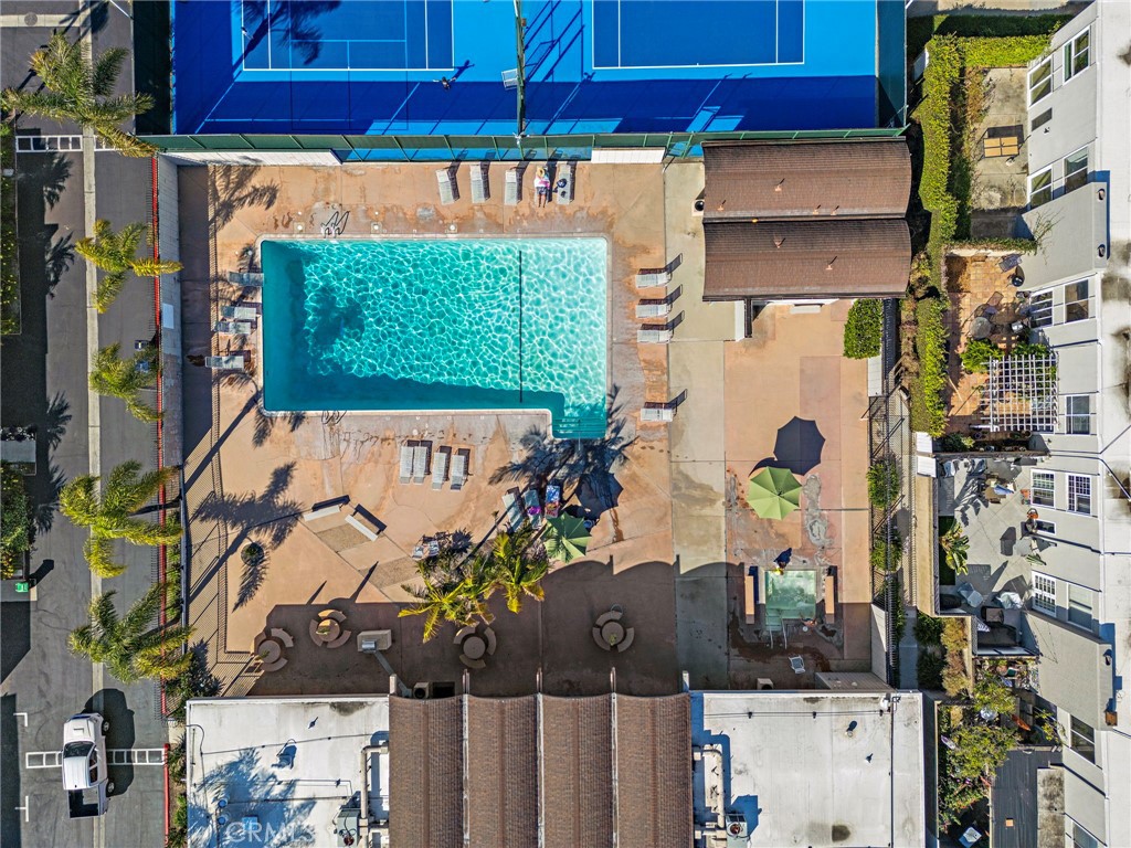 2435 Marseilles Way