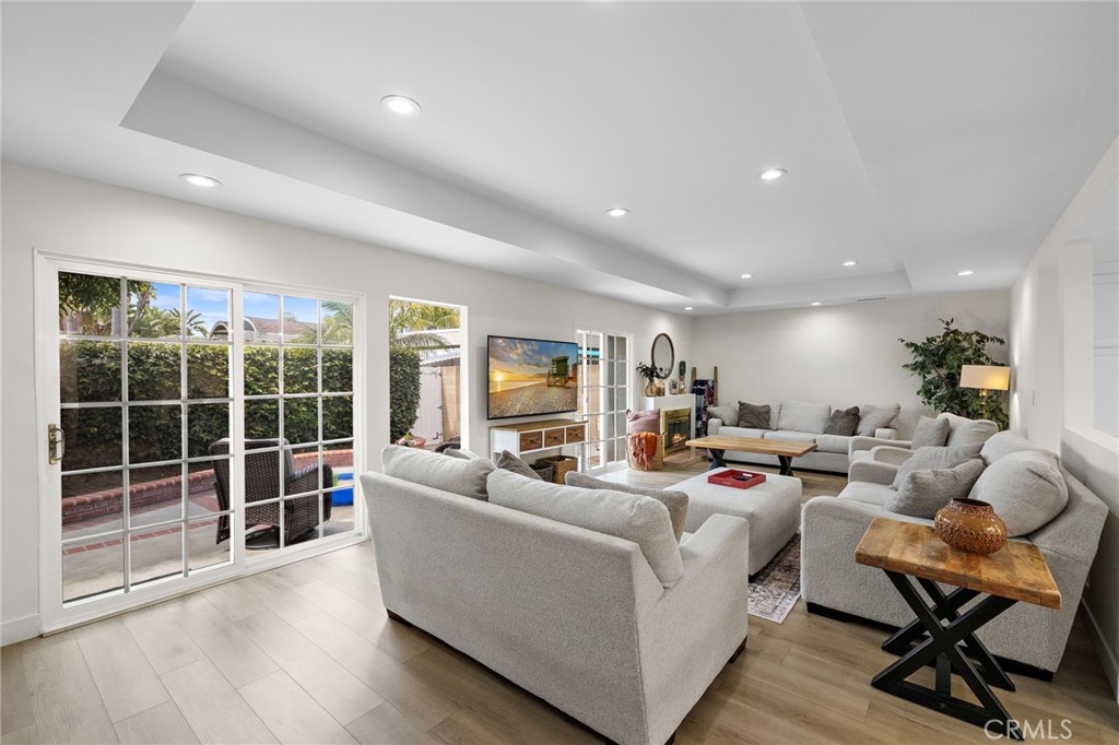 2435 Marseilles Way