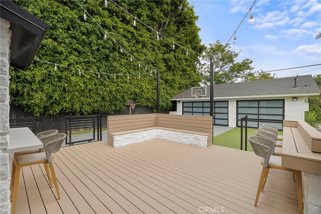 252 E 19th Street