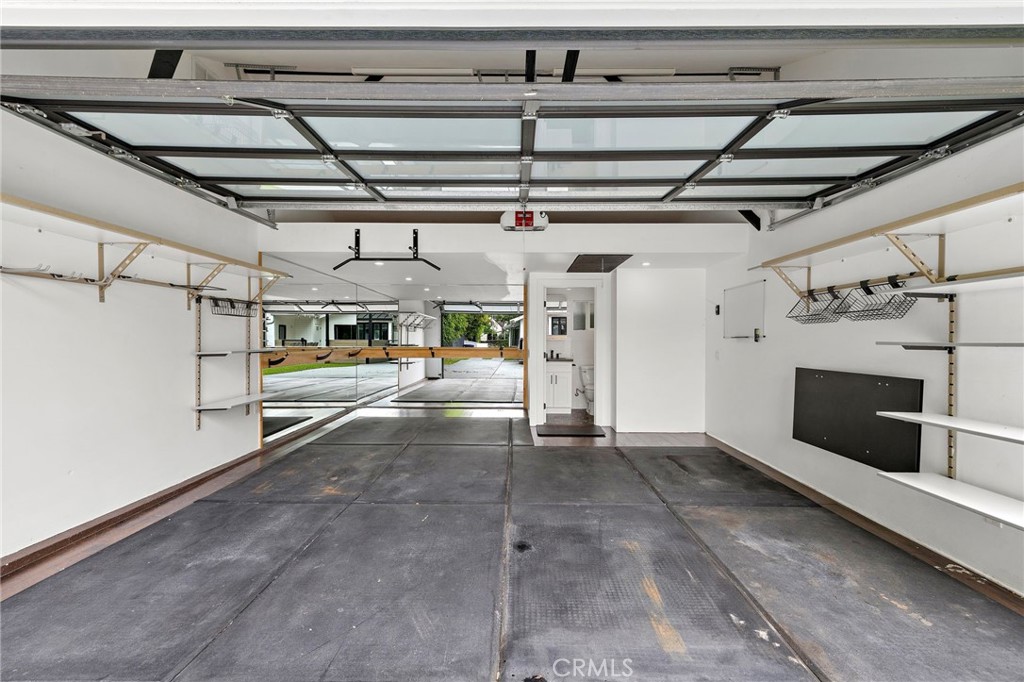 252 E 19th Street
