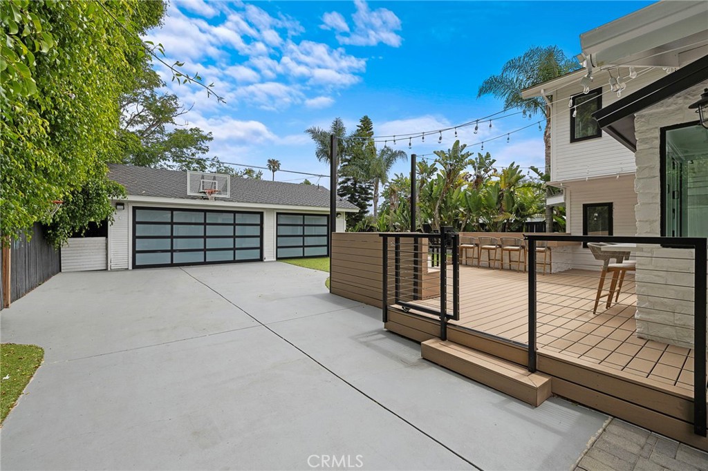 252 E 19th Street