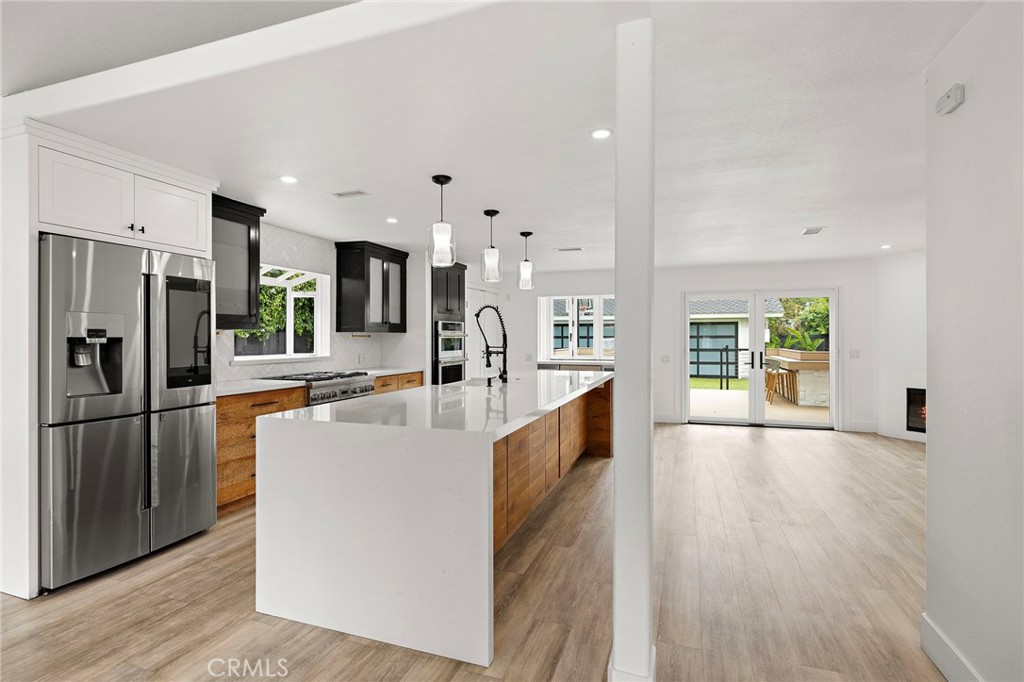 252 E 19th Street