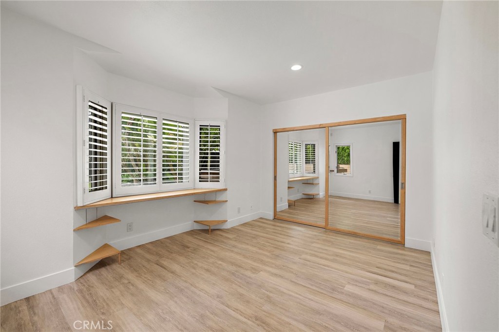 252 E 19th Street
