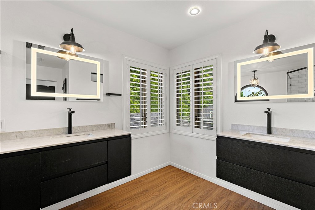 252 E 19th Street