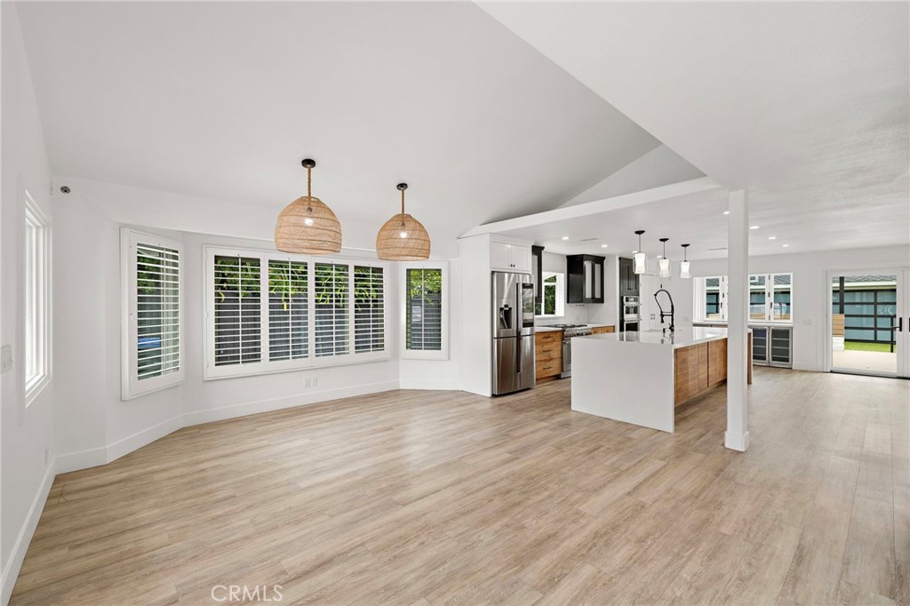 252 E 19th Street