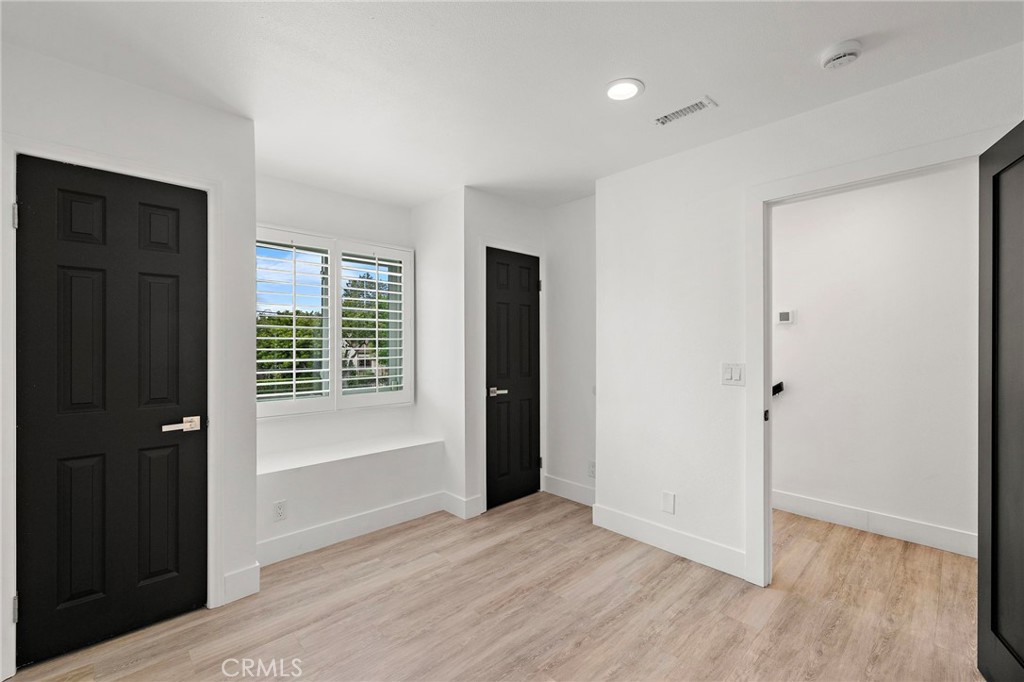 252 E 19th Street