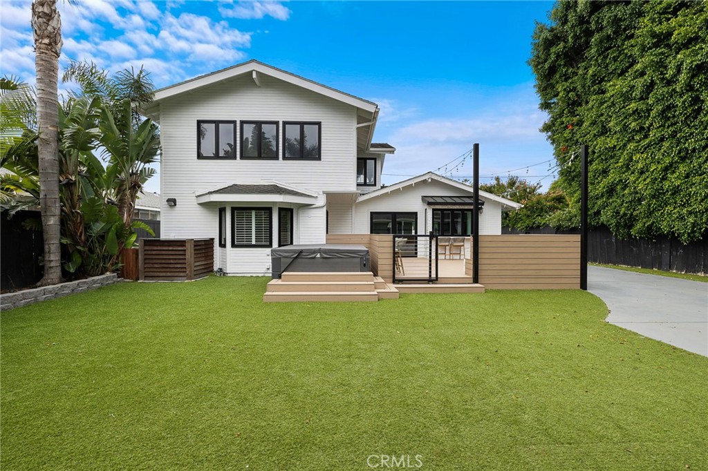 252 E 19th Street
