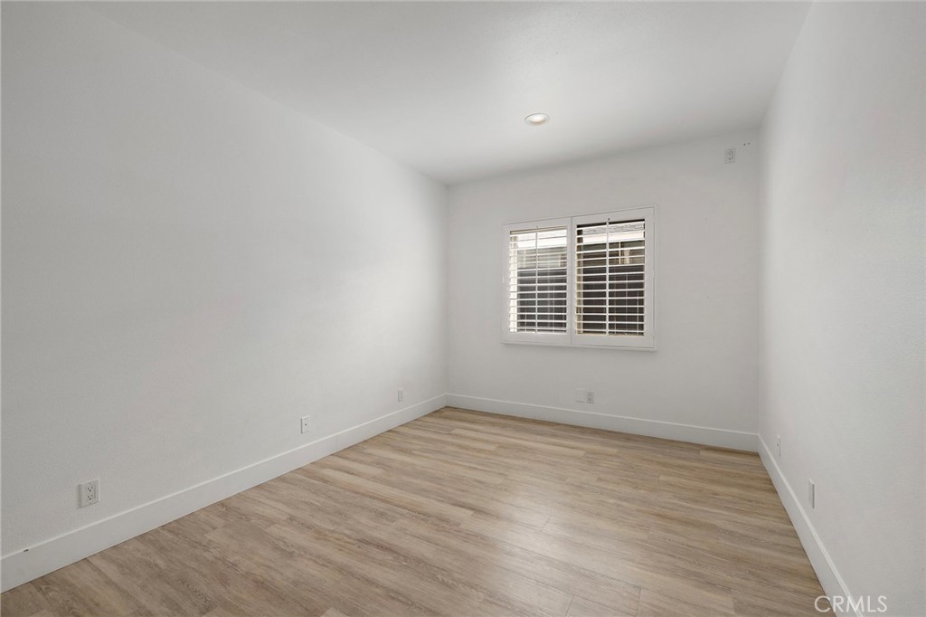 252 E 19th Street