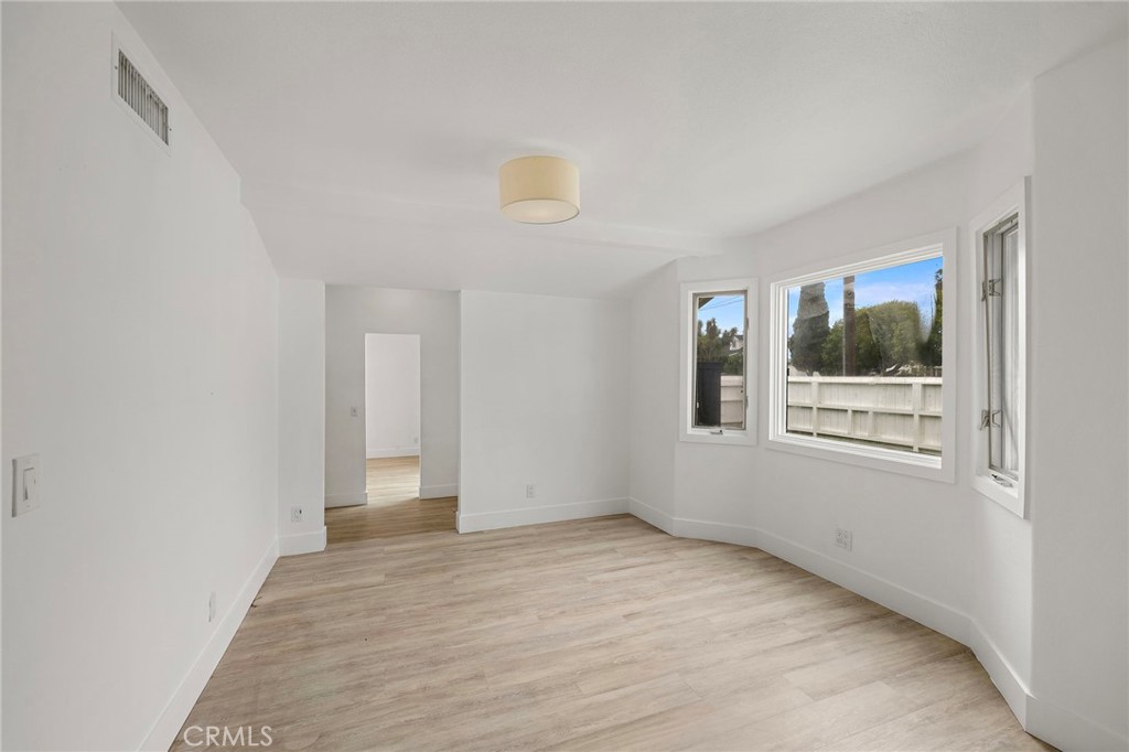 252 E 19th Street