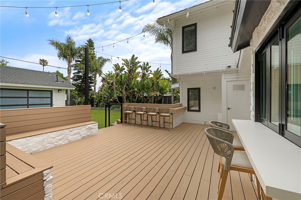 252 E 19th Street