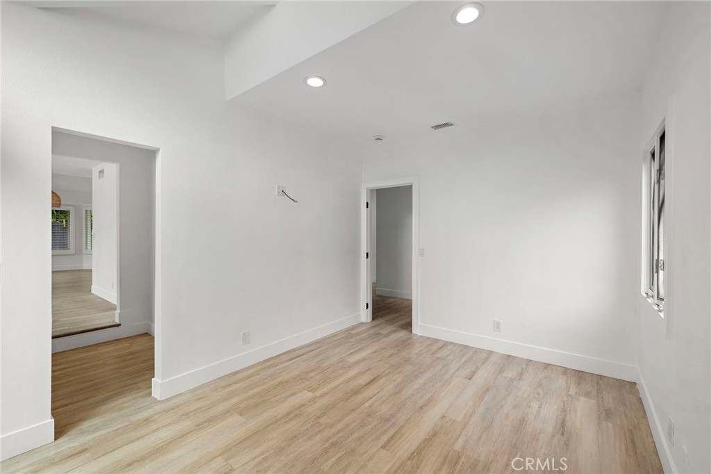 252 E 19th Street