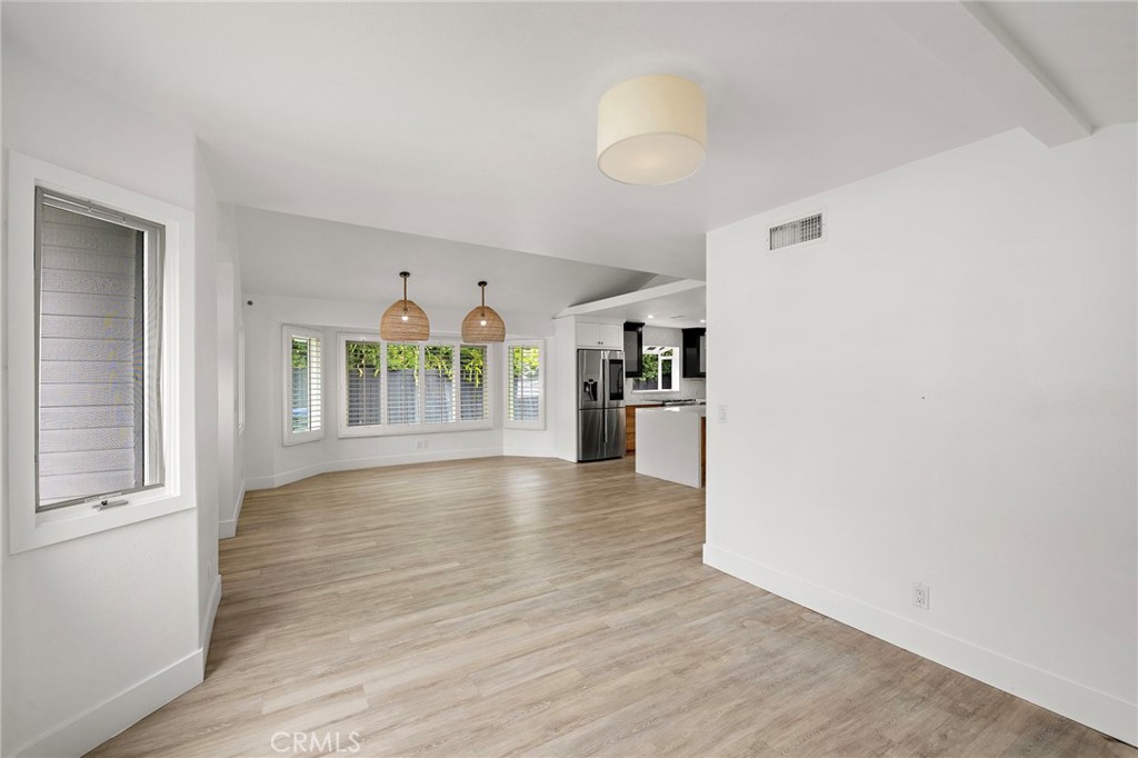 252 E 19th Street