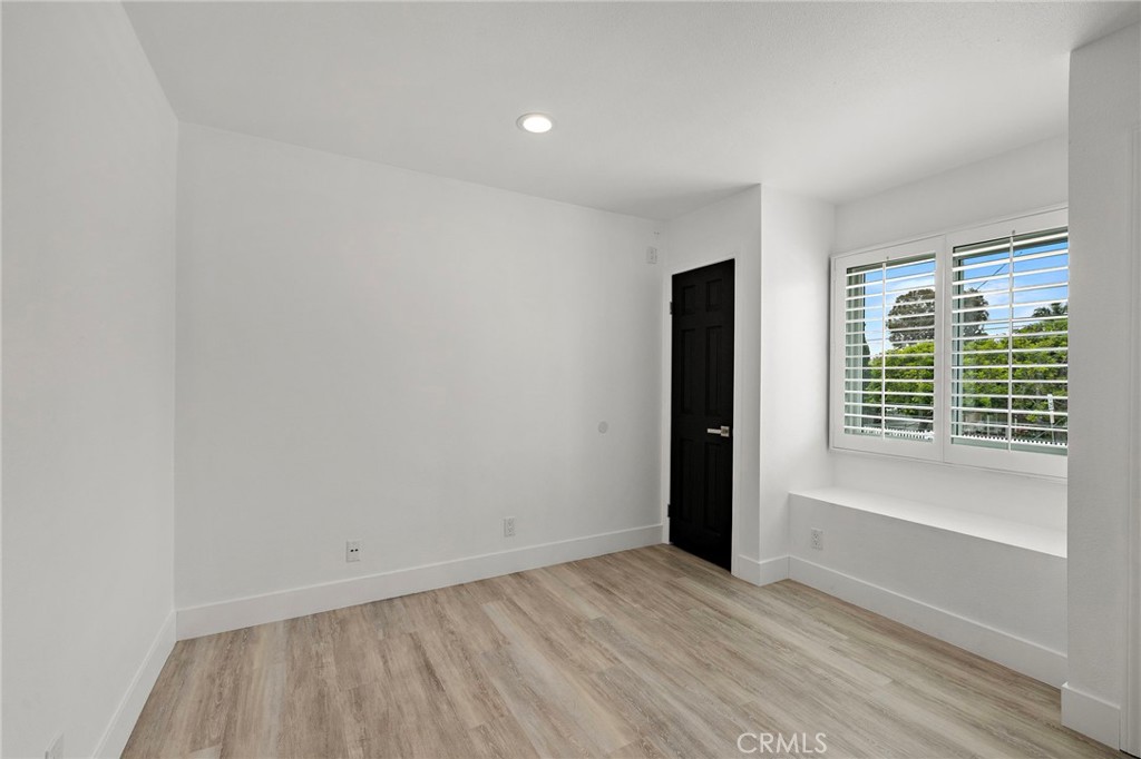 252 E 19th Street