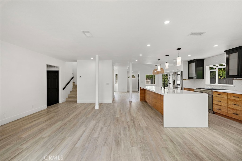 252 E 19th Street