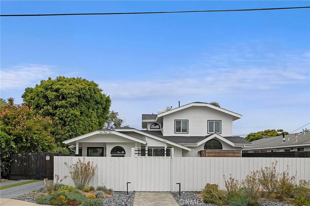 252 E 19th Street
