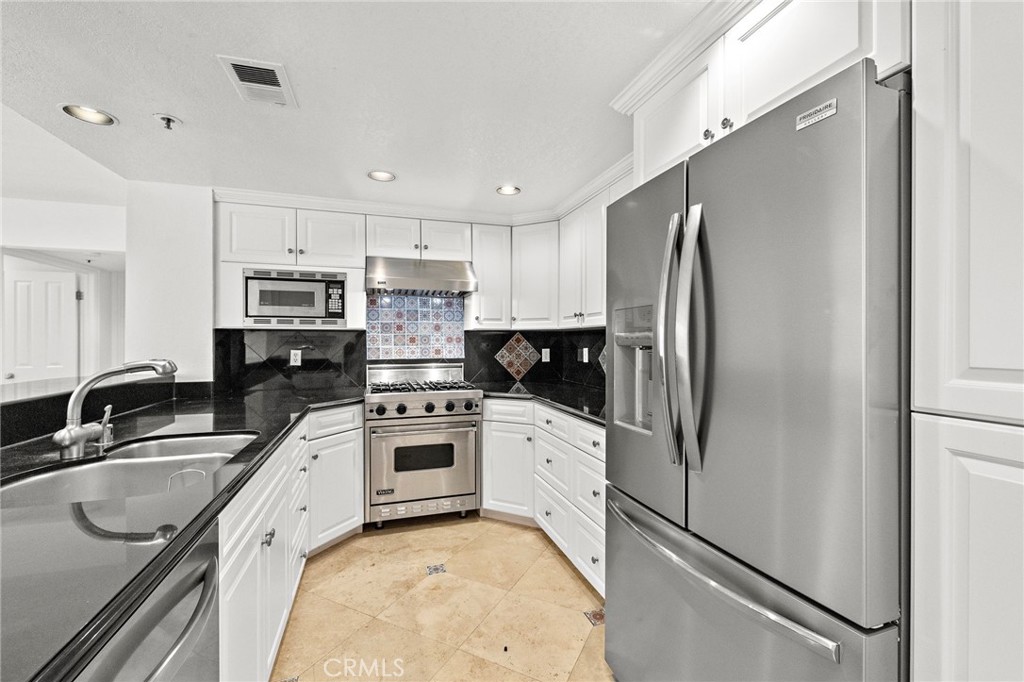 950 Cagney Lane 201
