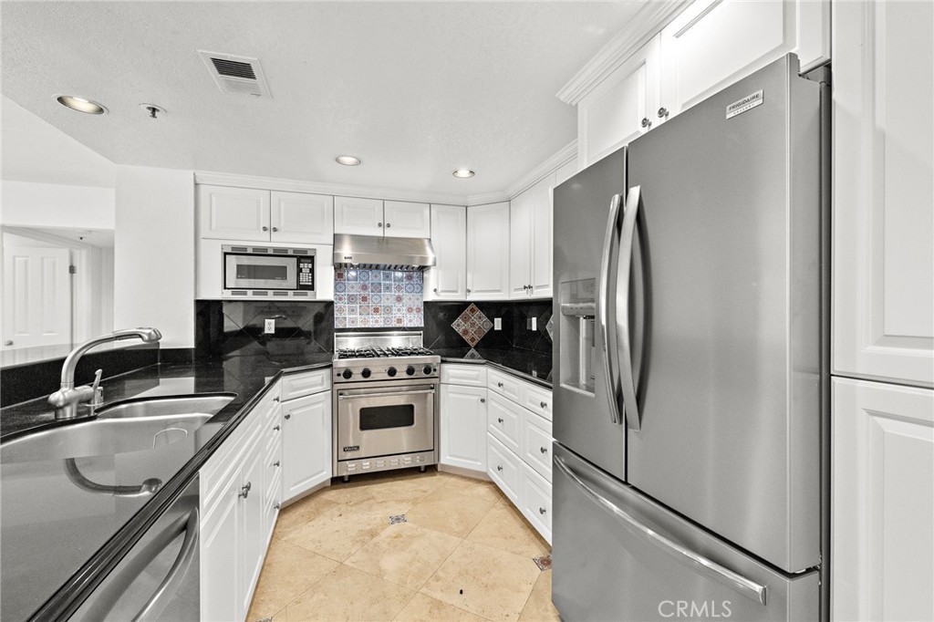 950 Cagney Lane 201