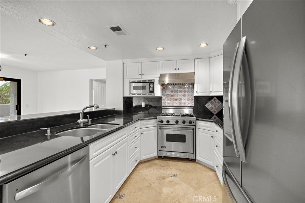 950 Cagney Lane 201