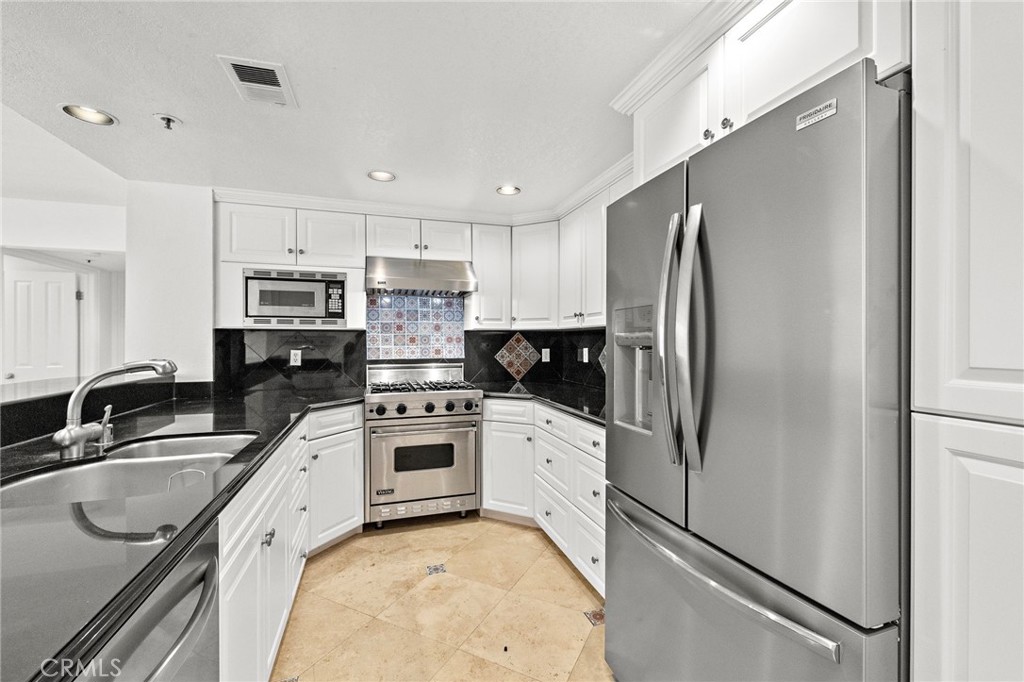 950 Cagney Lane 201