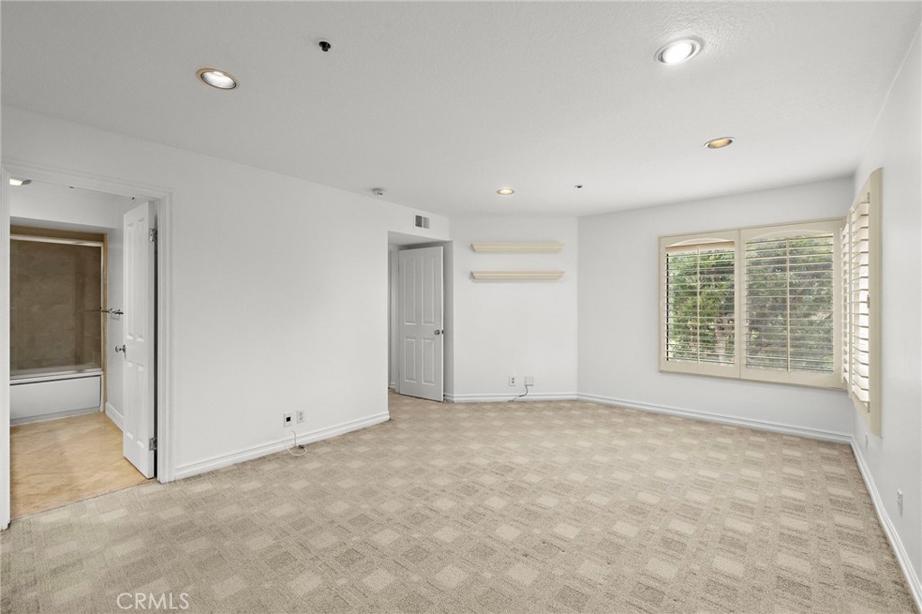 950 Cagney Lane 201