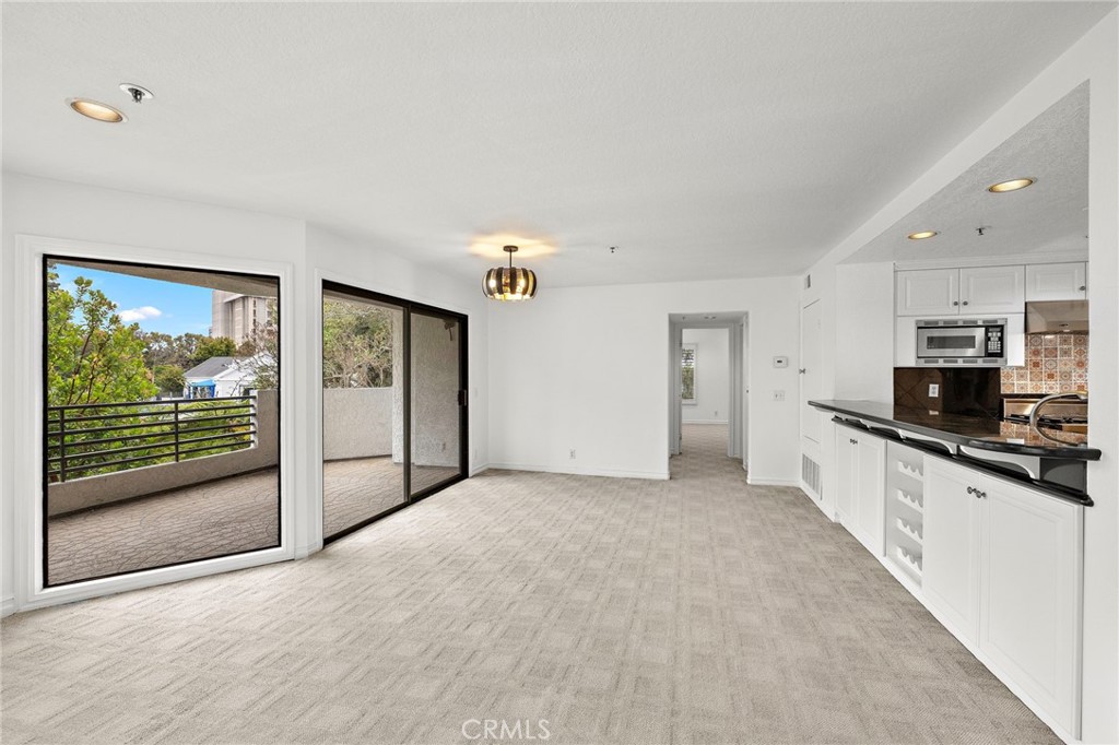 950 Cagney Lane 201