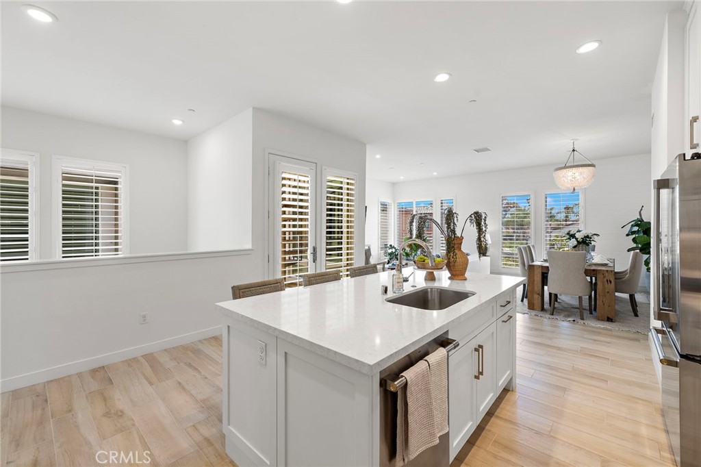 2046 Doheny Way