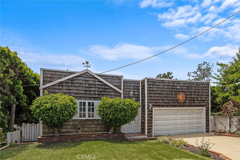 2209 Cliff Drive