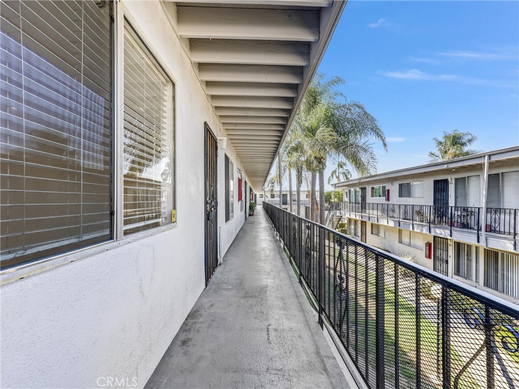 5530 Ackerfield Avenue 210