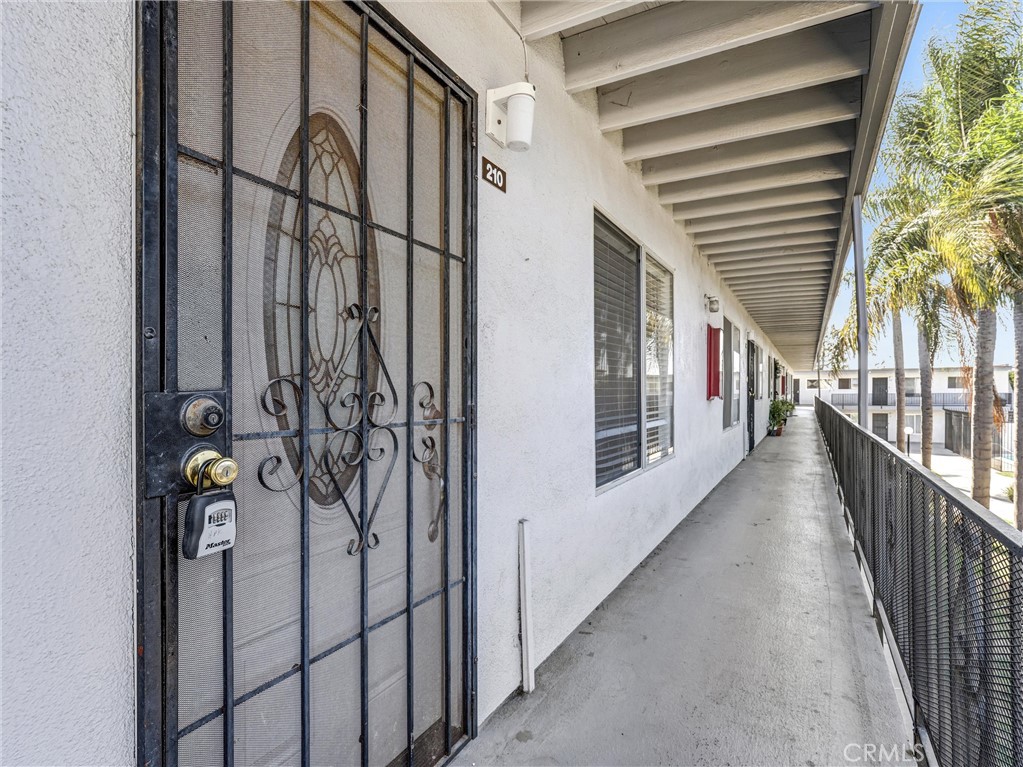 5530 Ackerfield Avenue 210
