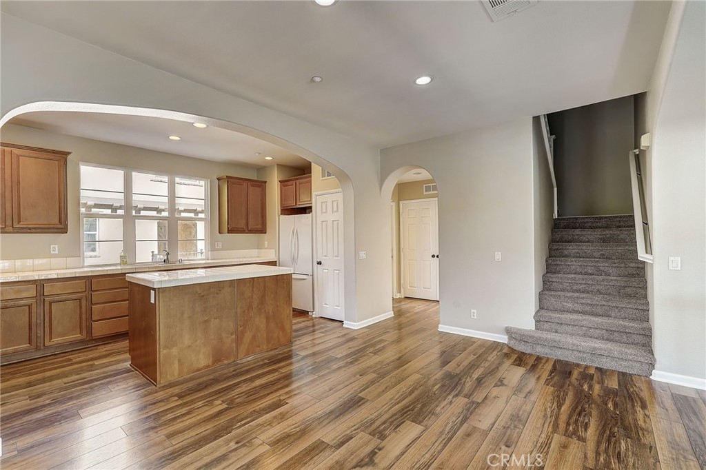 4452 Owens Street Unit: 106