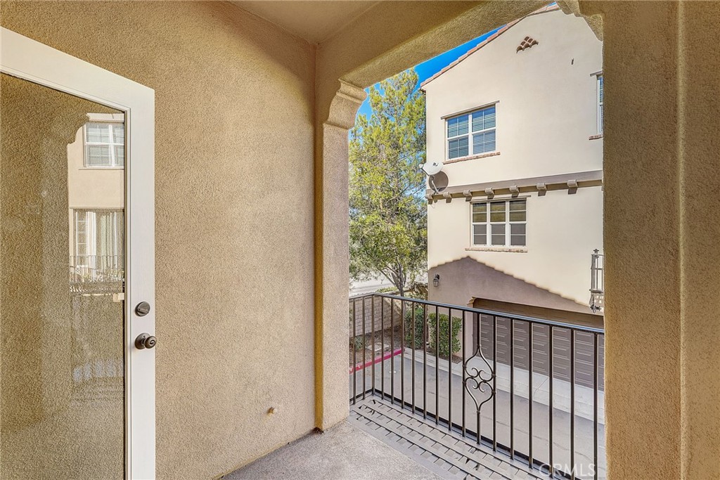 4452 Owens Street Unit: 106