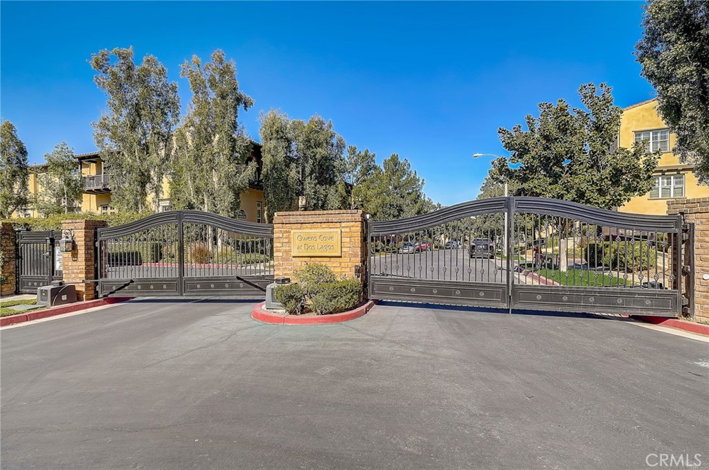 4452 Owens Street Unit: 106