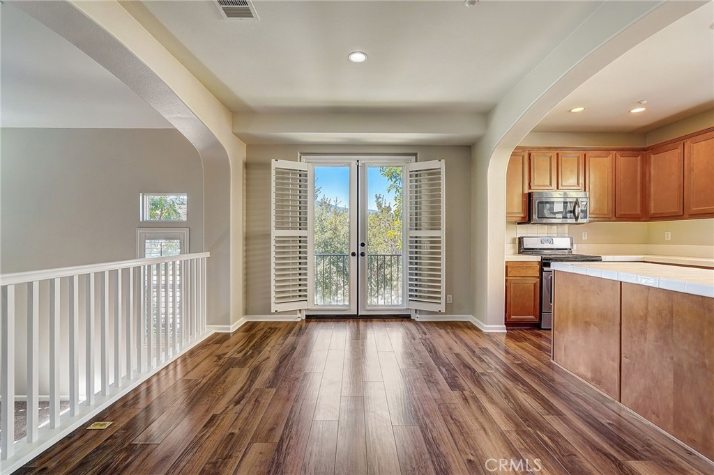 4452 Owens Street Unit: 106