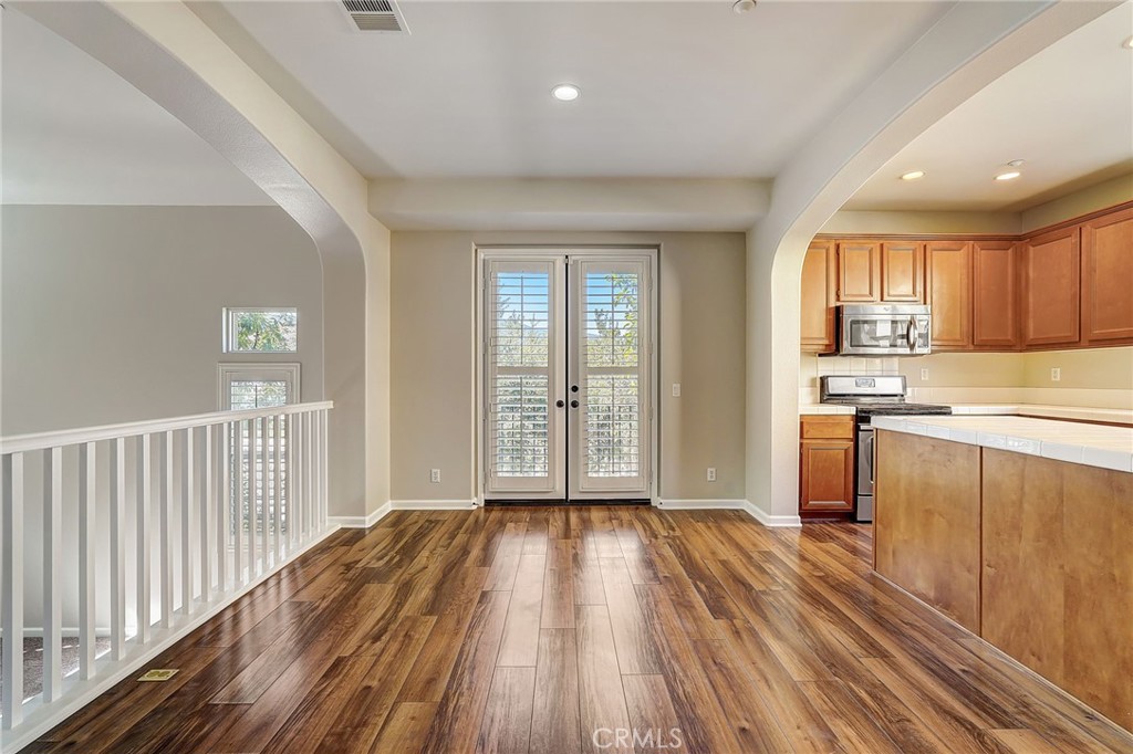 4452 Owens Street Unit: 106