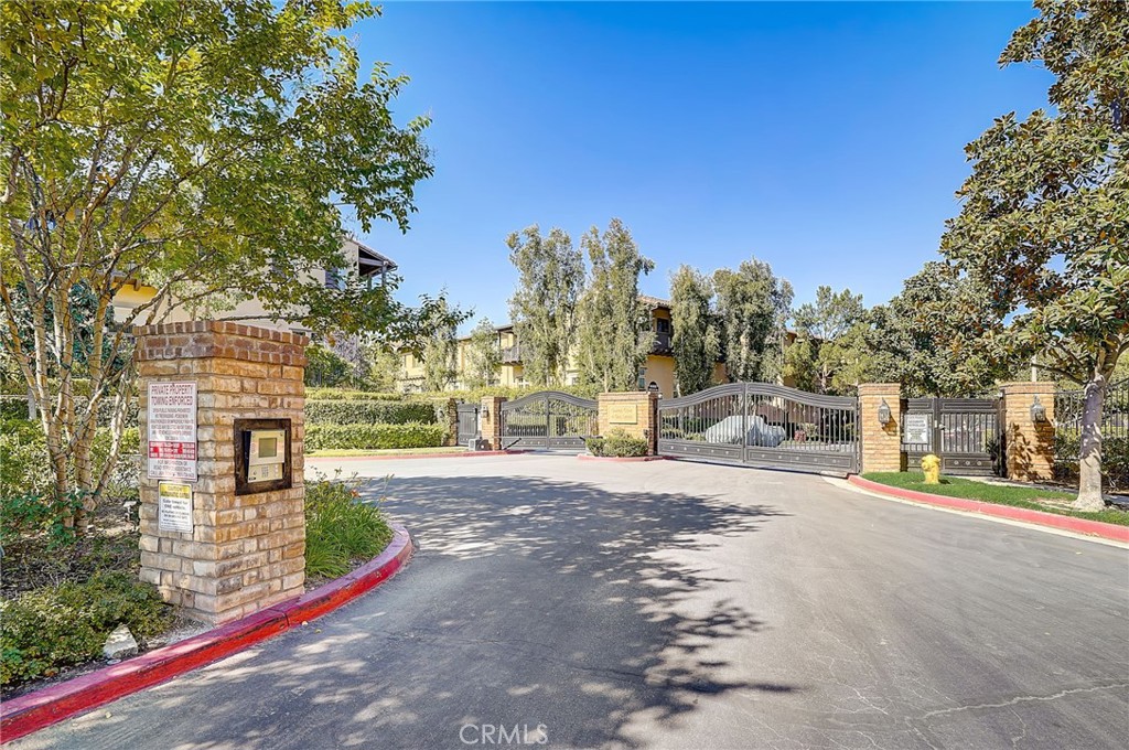 4452 Owens Street Unit: 106