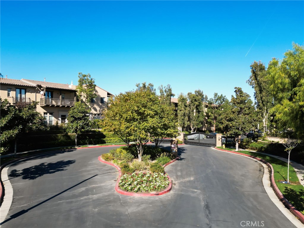 4452 Owens Street Unit: 106