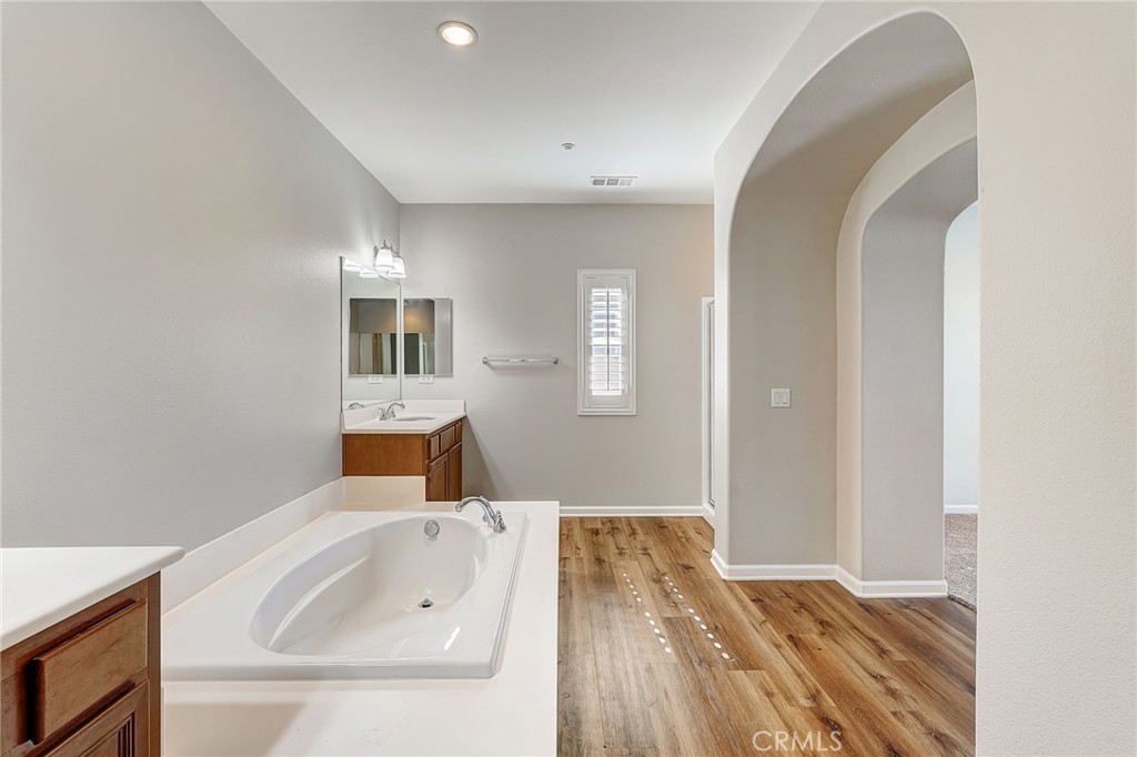 4452 Owens Street Unit: 106