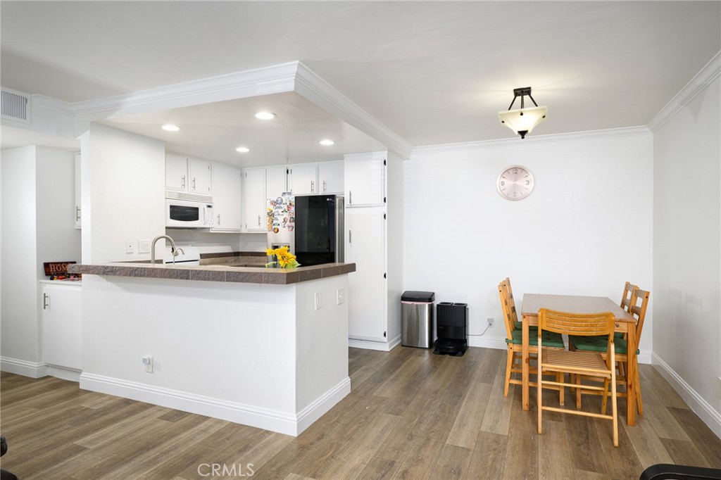 27286 Avenida De La Plata 141