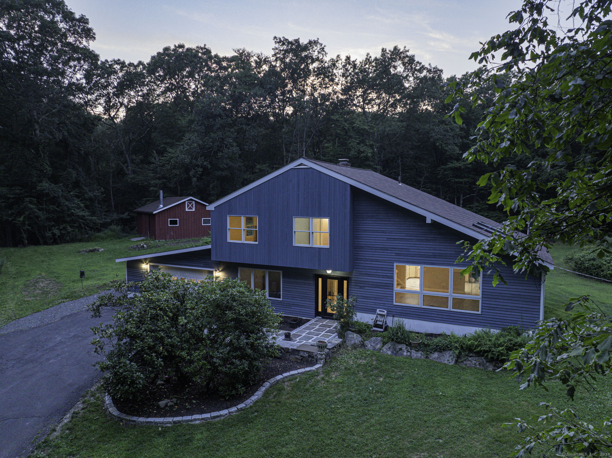 8 Saddle Ridge Road