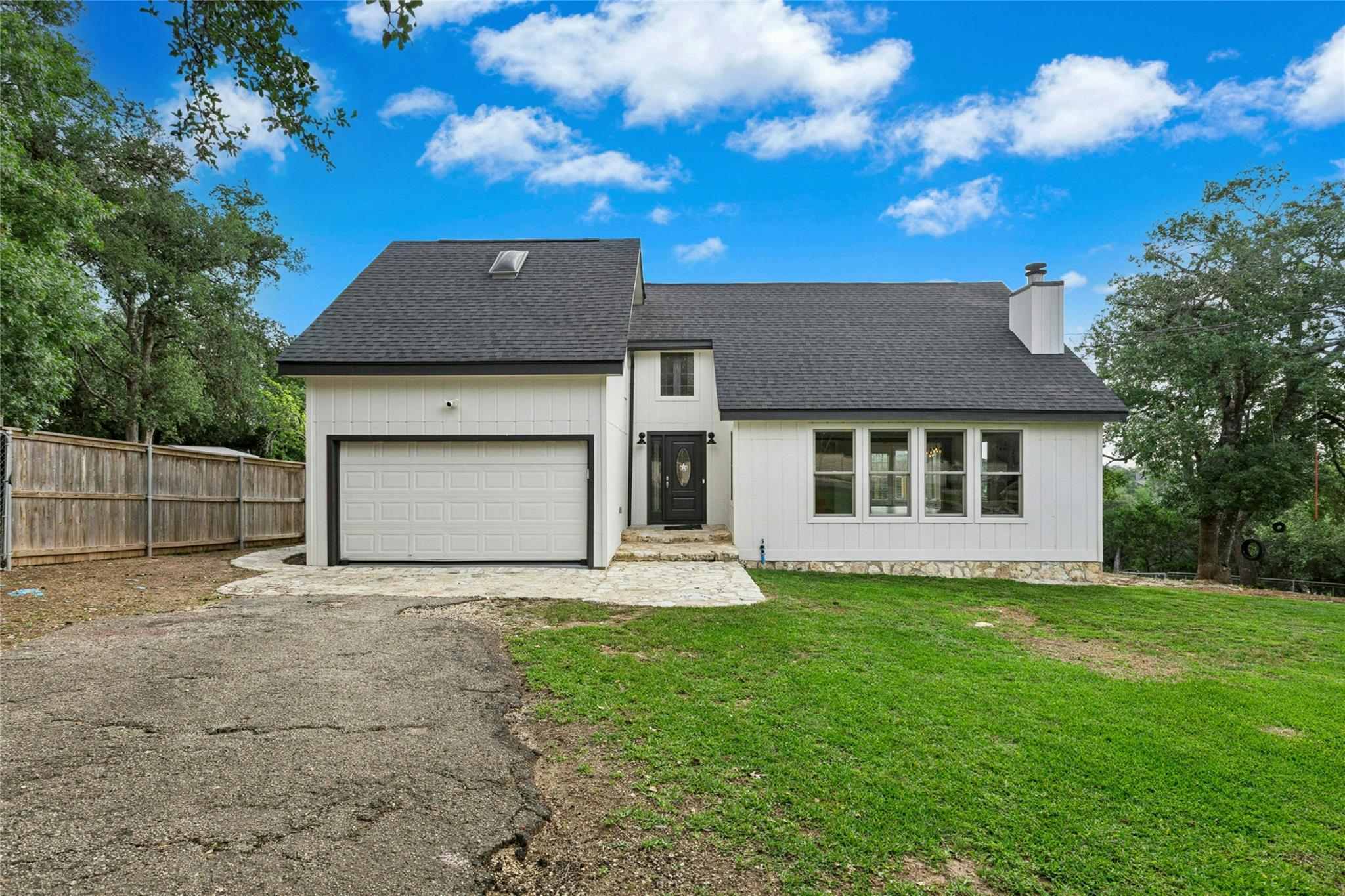 1562 Windmere