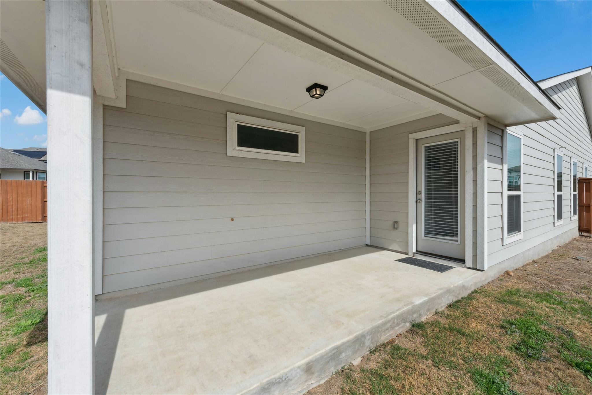 120 Lyndon DR