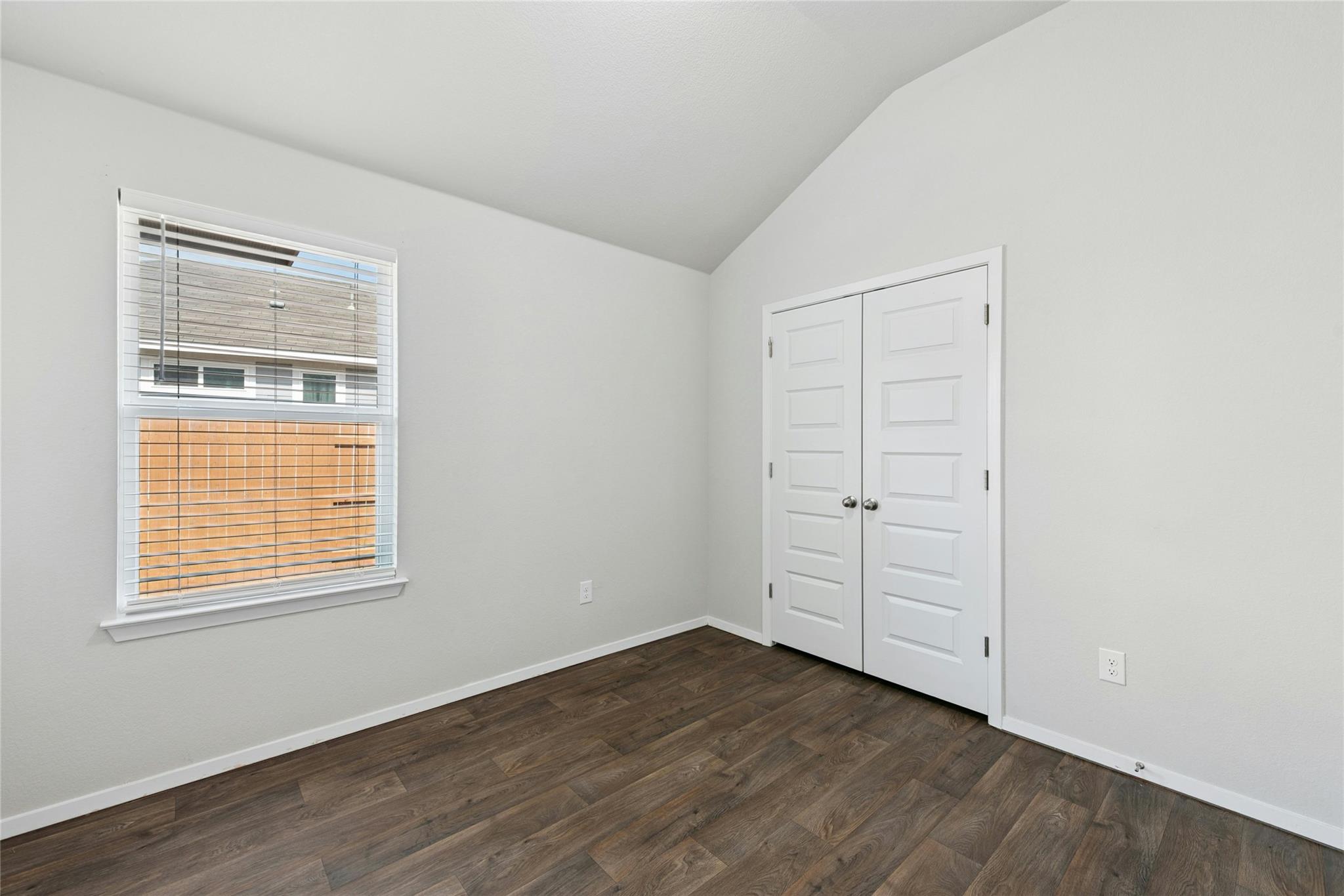 120 Lyndon DR